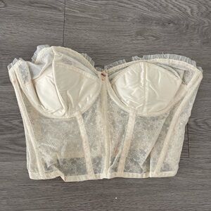 Vintage nude floral detailed corset